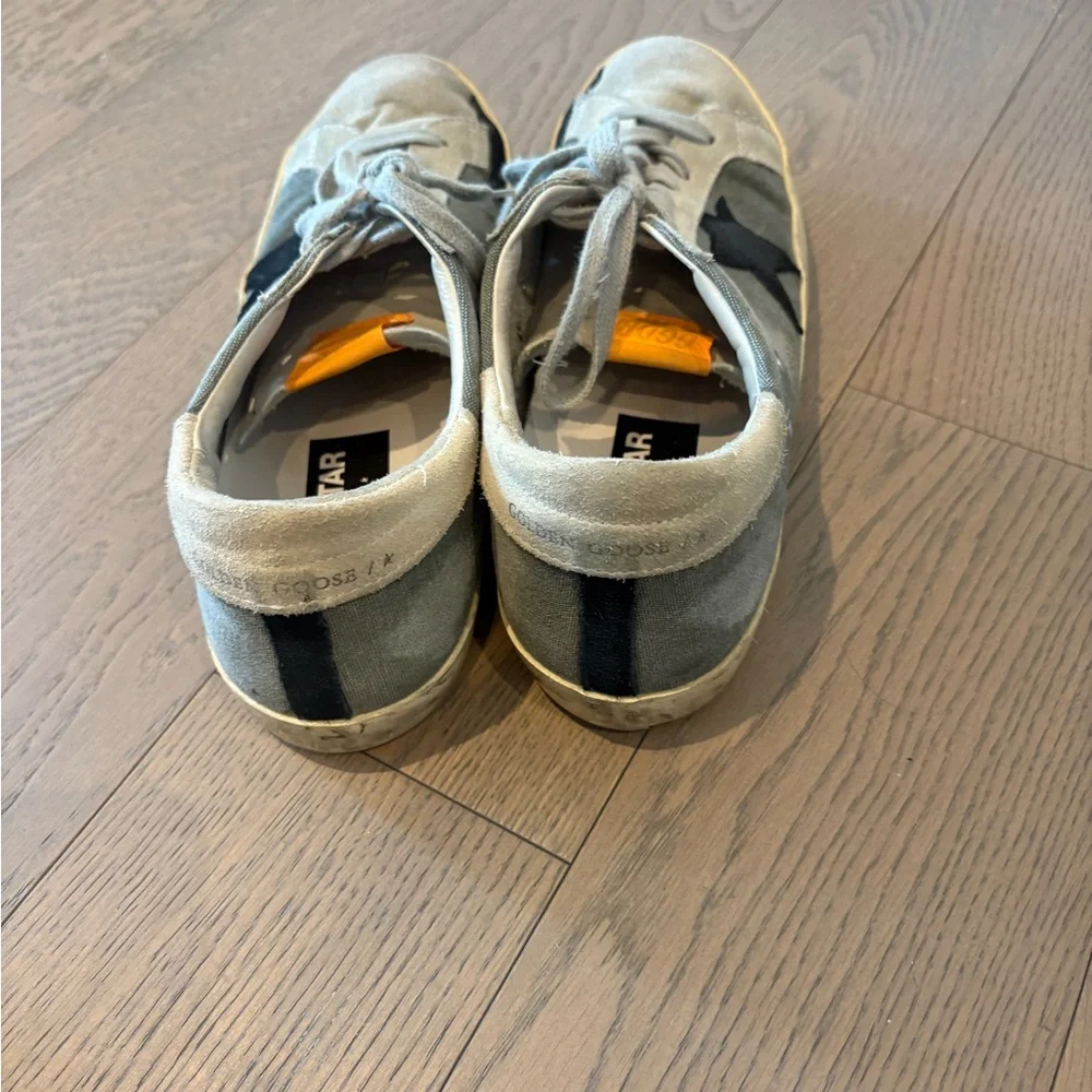Golden Goose Gray and Black Star Sneakers - Picture 5 of 7